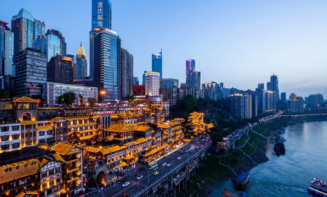 重庆盛会，嘉宾璀璨，观众热情如火